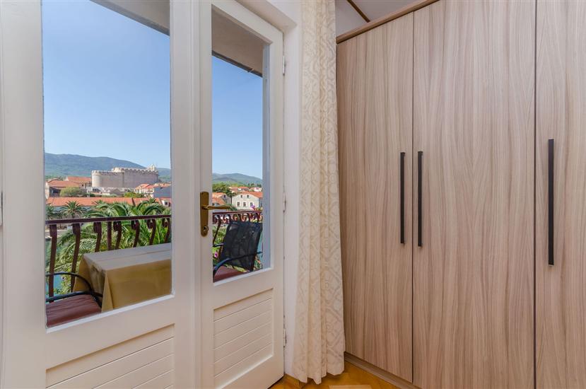 Room S6, for 2 persons