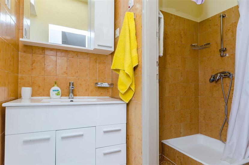 Room S6, for 2 persons