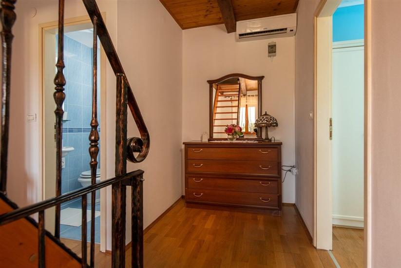 House K1, for 8 persons