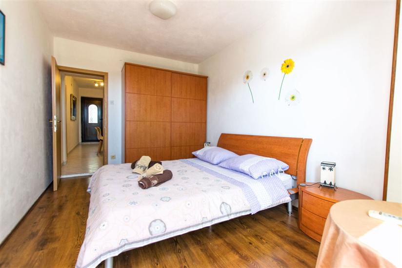 Apartment A4, for 5 persons