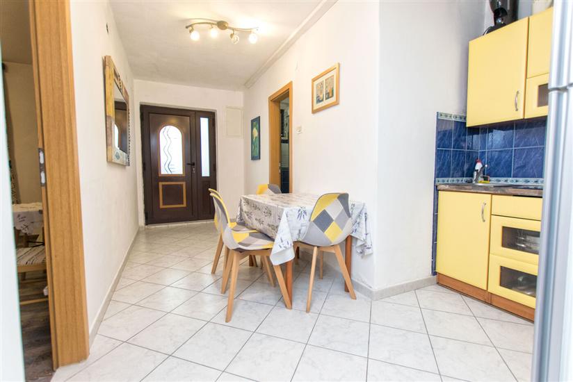 Apartment A4, for 5 persons
