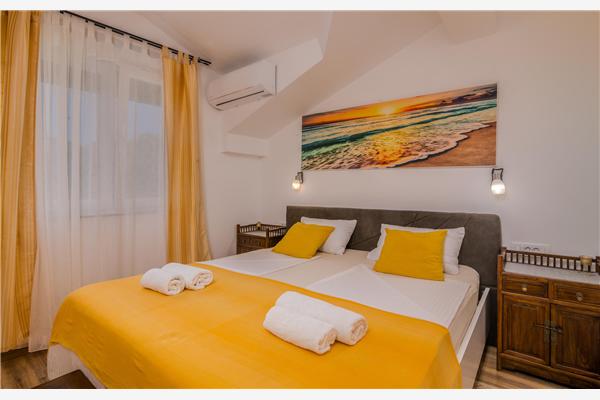 House K1, for 8 persons