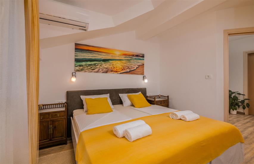 House K1, for 8 persons