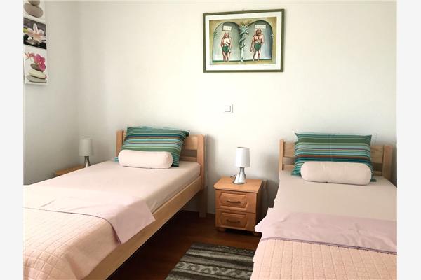 Apartment A1, for 5 persons