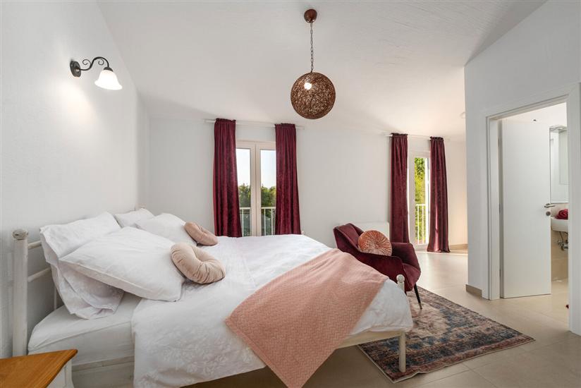 House K1, for 8 persons