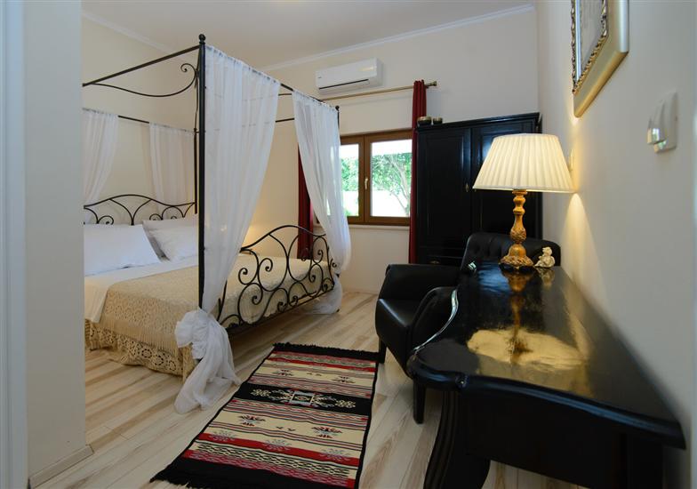 House K1, for 8 persons