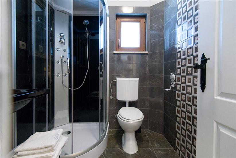 House K1, for 8 persons