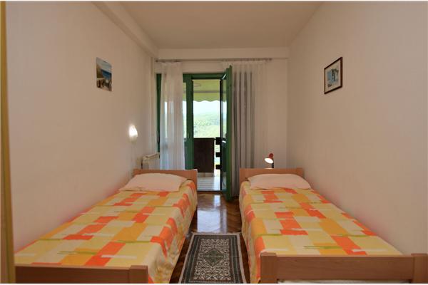 Apartment A1, for 5 persons