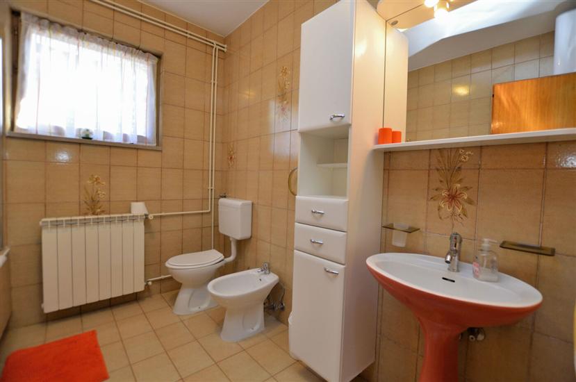 Apartment A1, for 5 persons