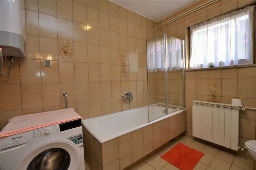 Apartment A1, for 5 persons