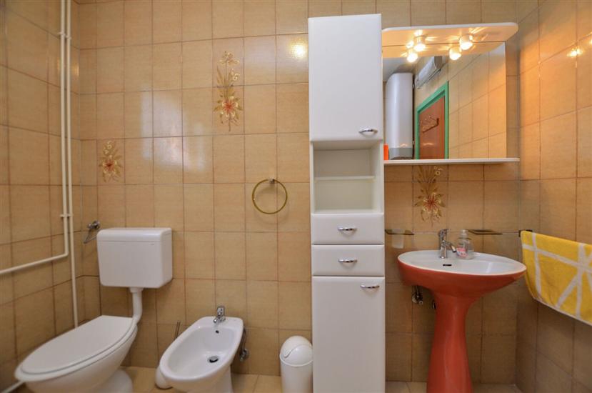 Apartment A1, for 5 persons