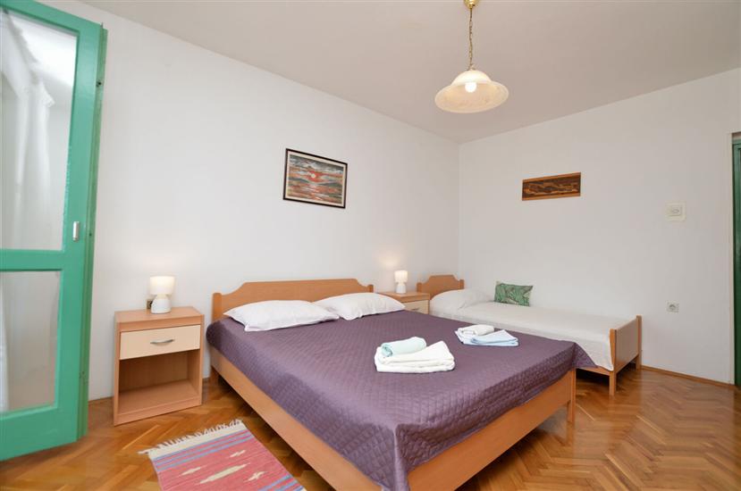 Apartment A1, for 5 persons