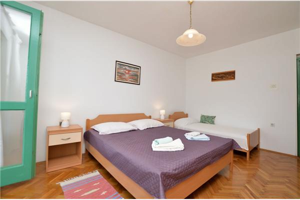 Apartment A1, for 5 persons