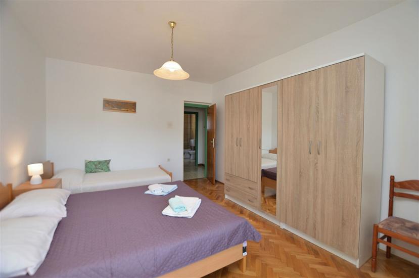 Apartment A1, for 5 persons