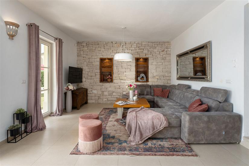 House K1, for 12 persons