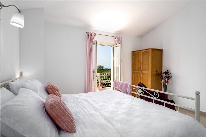 House K1, for 12 persons