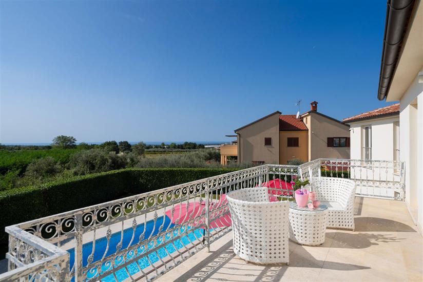 House K1, for 12 persons