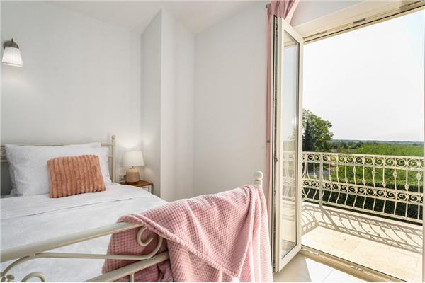 House K1, for 12 persons