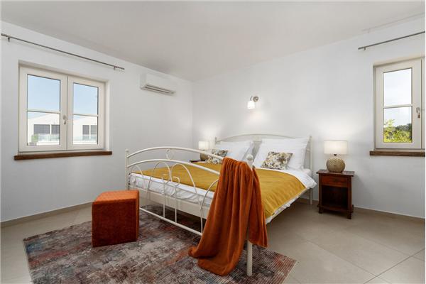 House K1, for 12 persons