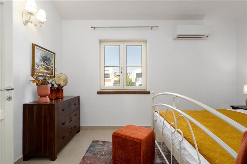 House K1, for 12 persons