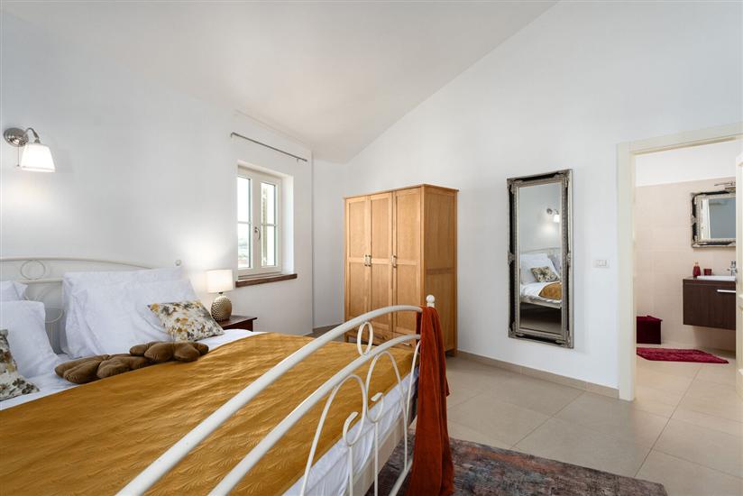 House K1, for 12 persons