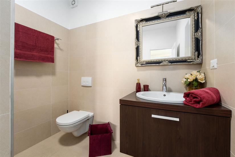 House K1, for 12 persons