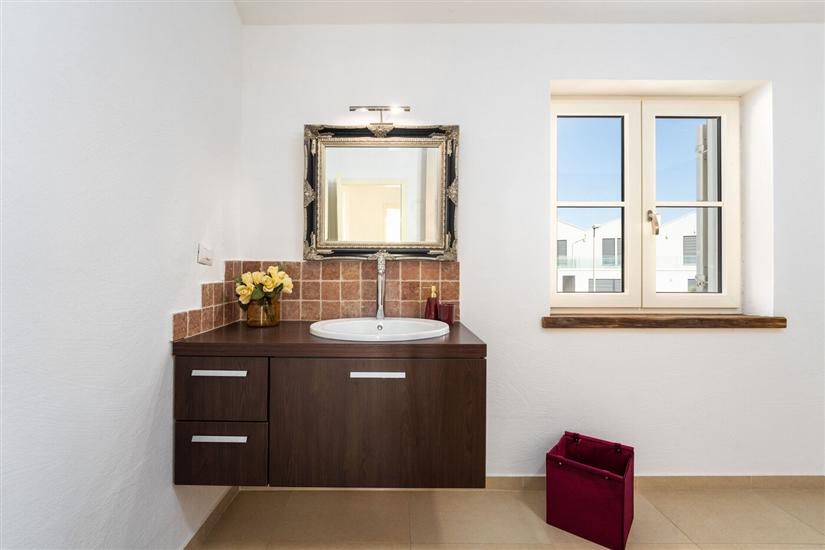 House K1, for 12 persons