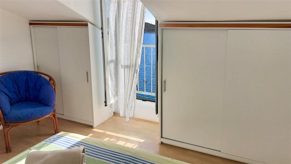 Apartment A1, for 5 persons