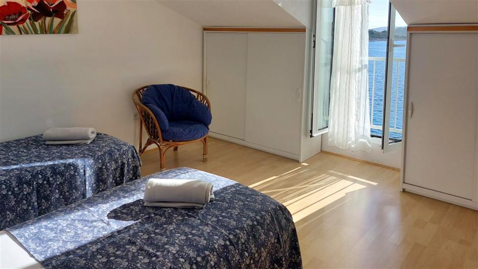 Apartment A1, for 5 persons