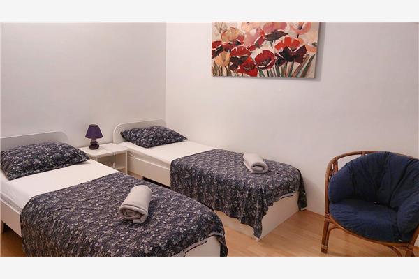 Apartment A1, for 5 persons