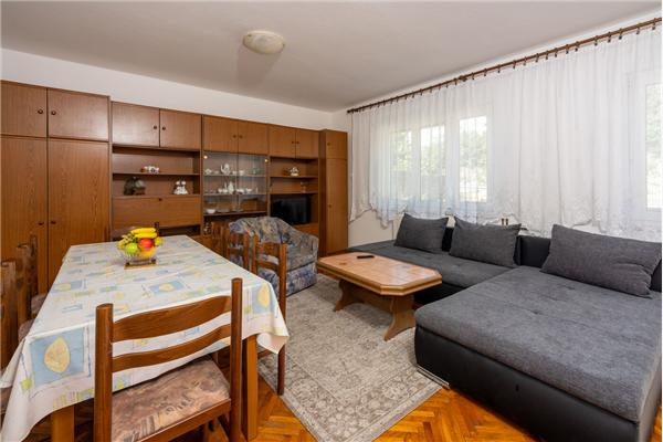 Apartment A1, for 8 persons