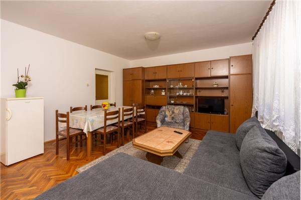 Apartment A1, for 8 persons