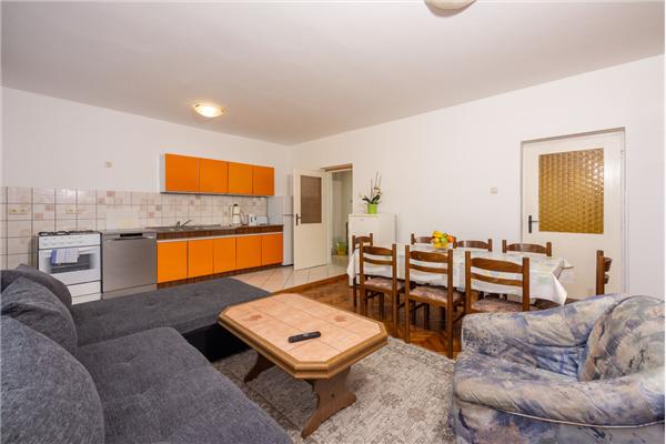 Apartment A1, for 8 persons