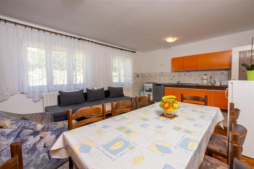 Apartment A1, for 8 persons