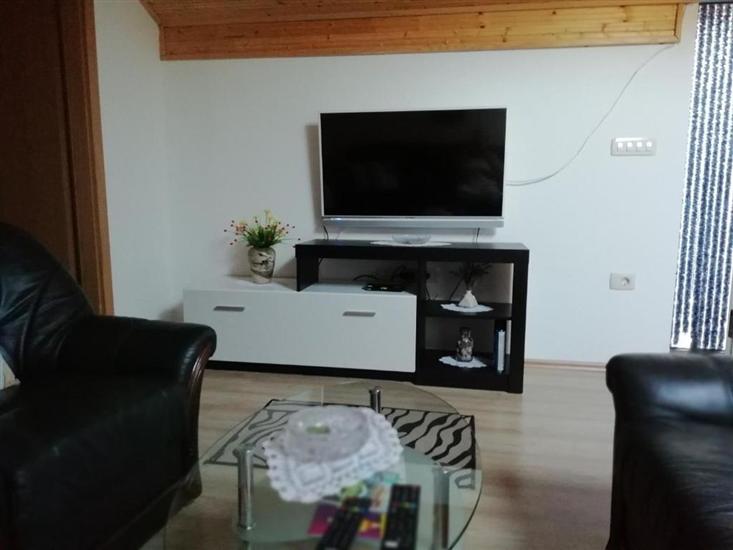 House K1, for 10 persons