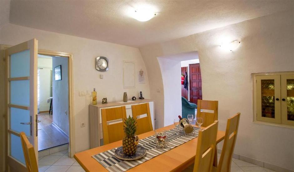 House K1, for 10 persons