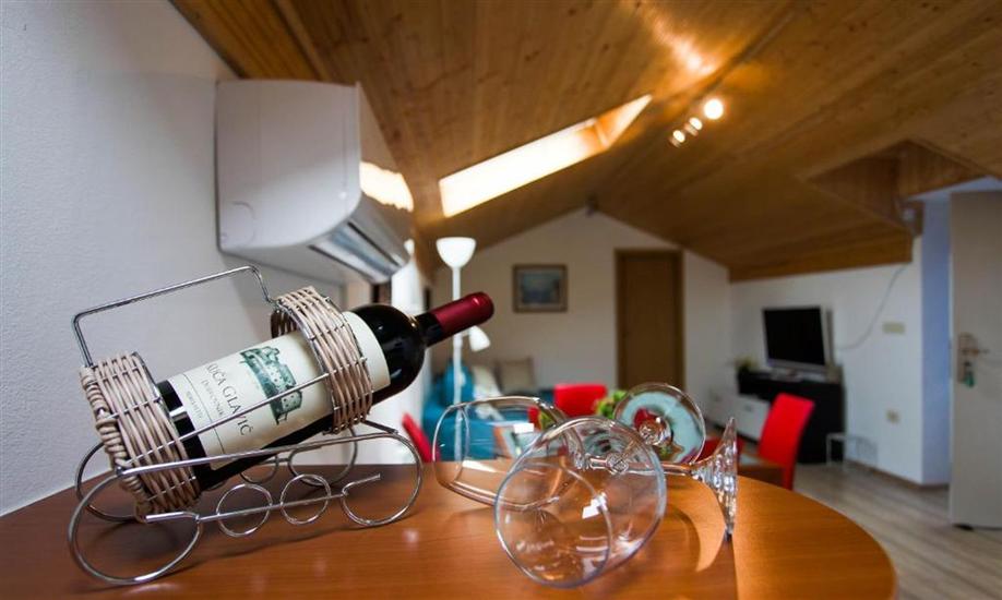 House K1, for 10 persons