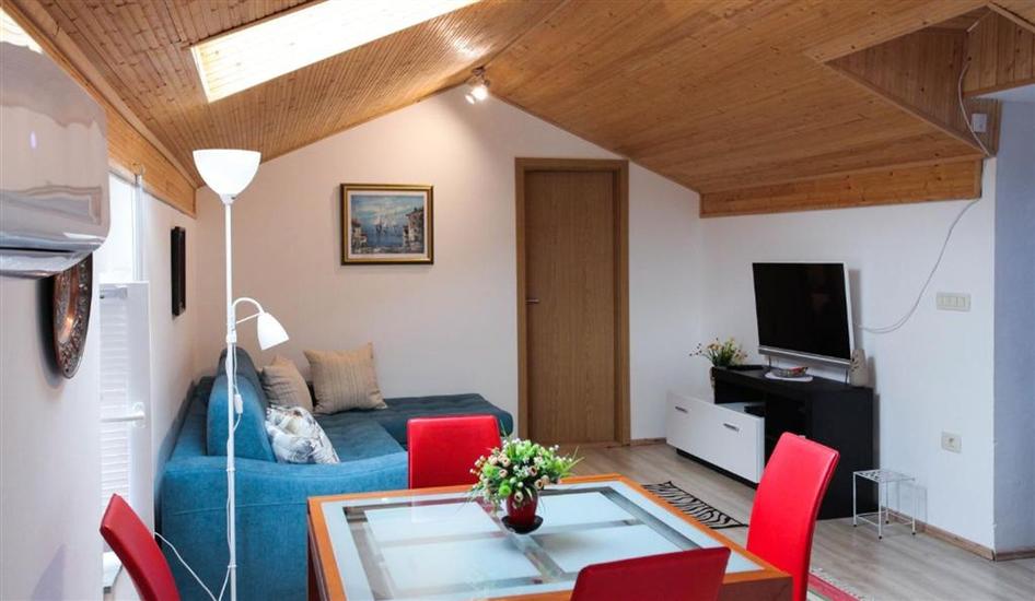 House K1, for 10 persons