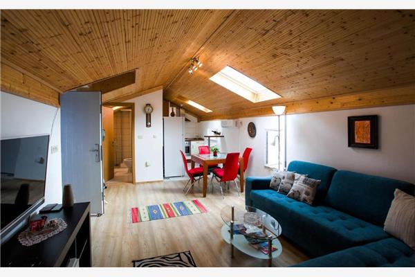 House K1, for 10 persons