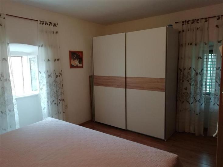 House K1, for 10 persons