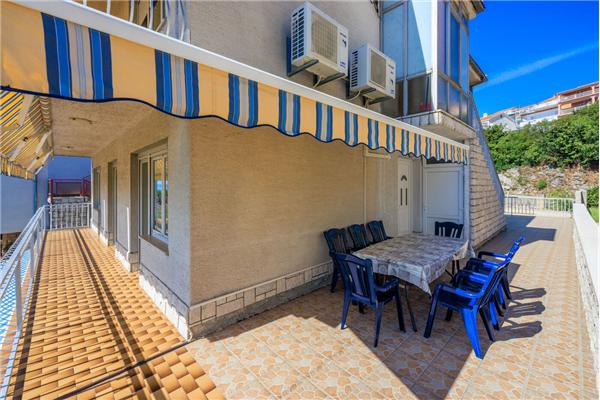 Apartment A1, for 8 persons