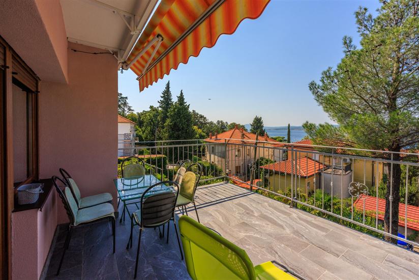 Apartment A1, for 5 persons