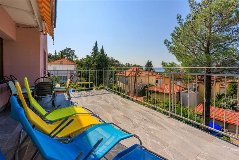 Apartment A1, for 5 persons