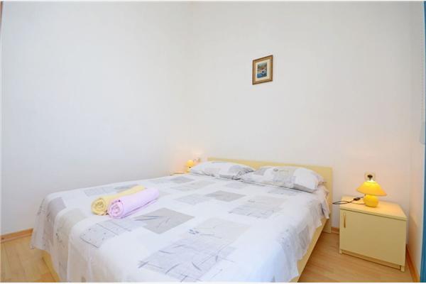 Room S2, for 2 persons