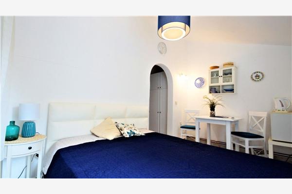 Room S1, for 2 persons