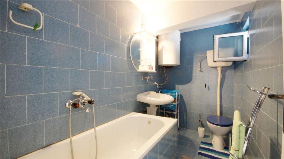 Room S1, for 2 persons