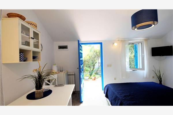 Room S1, for 2 persons