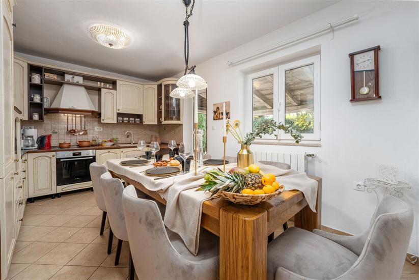 House K1, for 12 persons