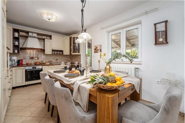 House K1, for 12 persons