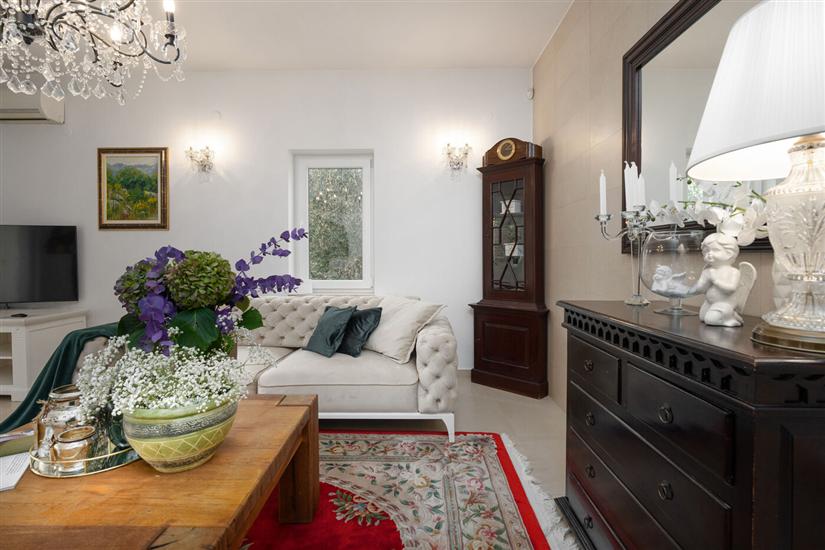 House K1, for 12 persons